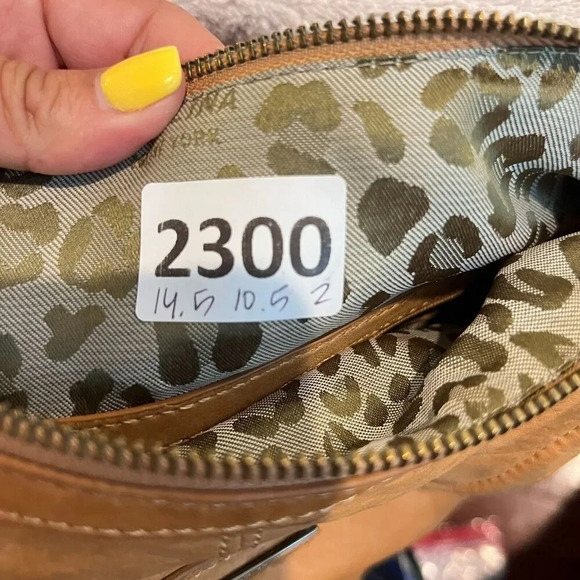 Perlina Womens Brown Leather Shoulder Handbag Zip Pockets Striped Side Design - Picture 14 of 14